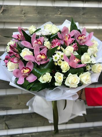 Букет цветов из: Розы и Хризантемы в Павлодольской