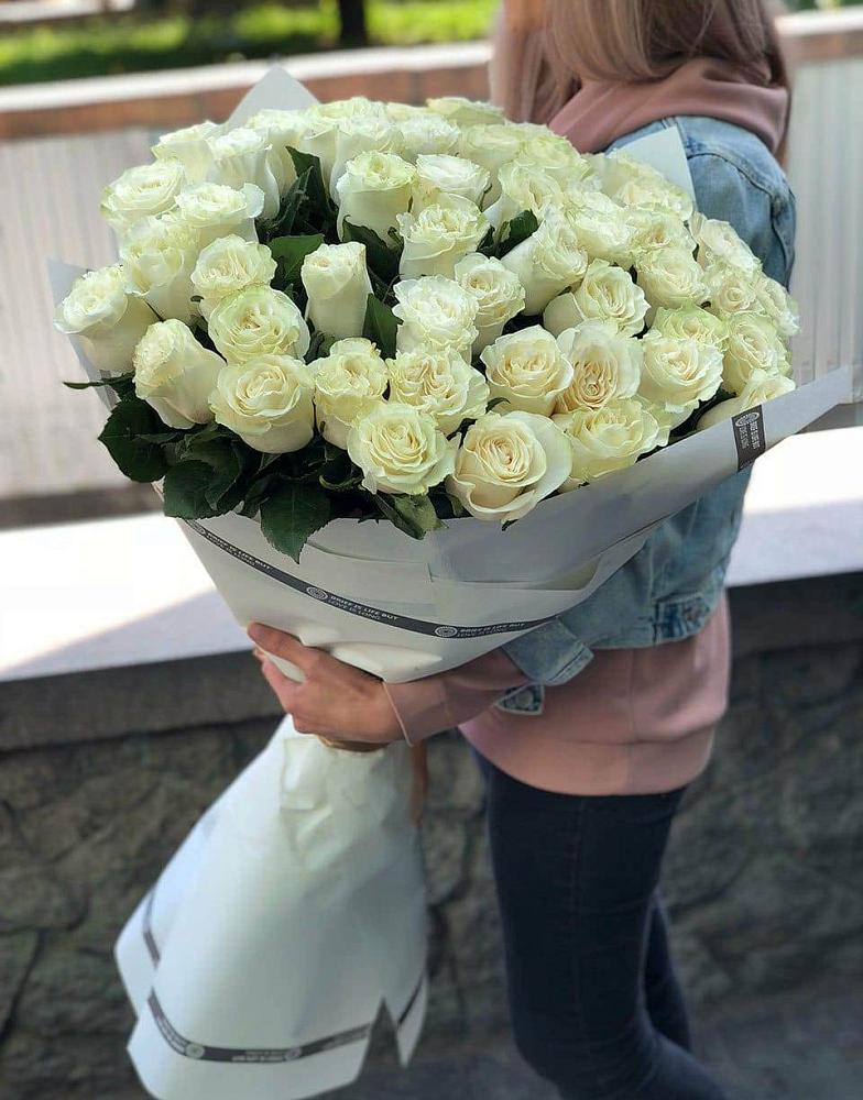 35 Белых роз в Павлодольской Букет 35 Белых роз в Павлодольской